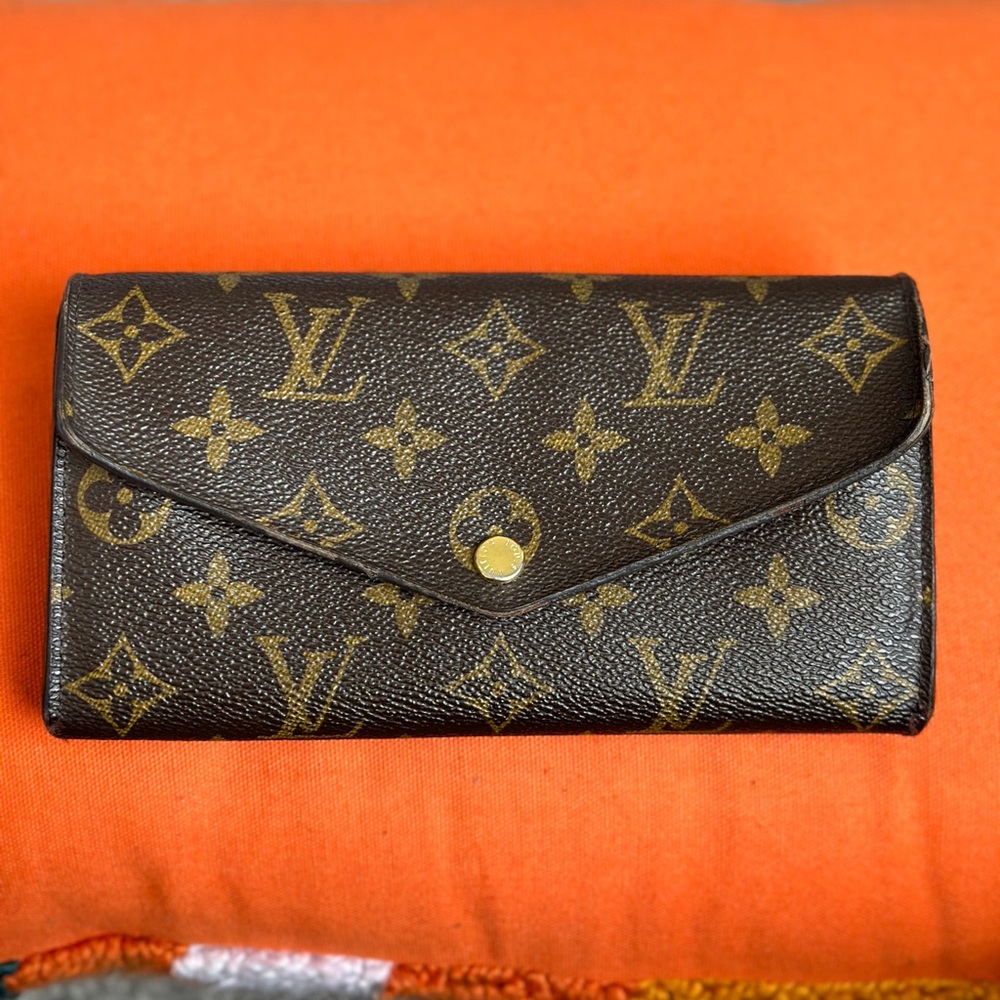 LOUIS VUITTON SARAH WALLET